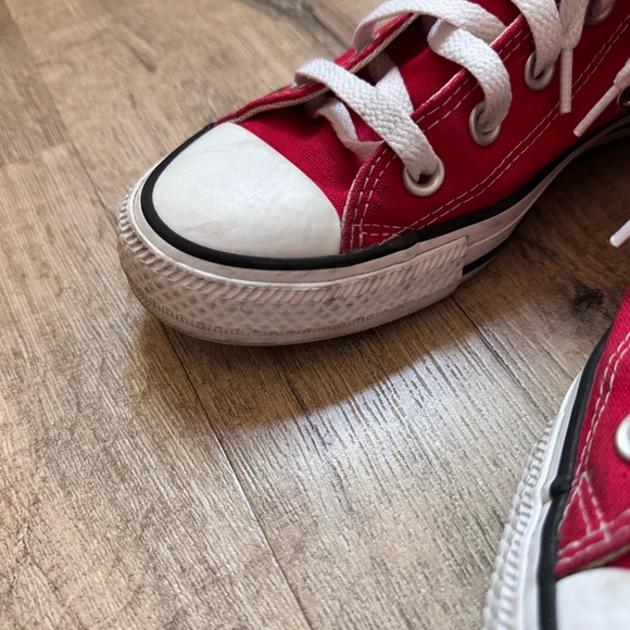 Converse Red High Top Sneakers Shoes 7.5 Comfy Walking Travel Casual - Picture 4 of 7